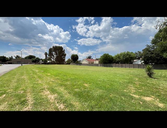 1,976M² VACANT LAND FOR SALE IN RYNFIELD